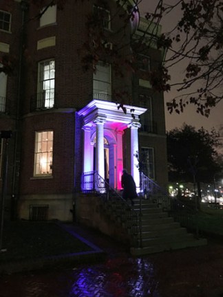 Octagon House, Washington. Le ceramic portico of this one-time French Consulate was one of the first projects sponsored by the French Heritage Society, also founded by Michèle le Menestrel Ullrich, in 1982. Photo Kyle R. Brooks